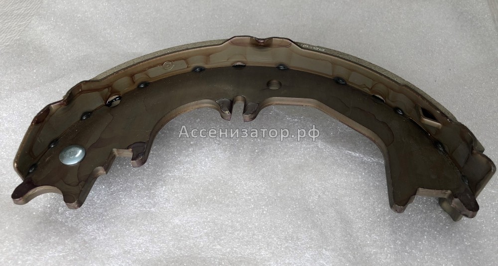 Колодка стояночного тормоза TOYOTA LAND CRUISER 80 4654060030