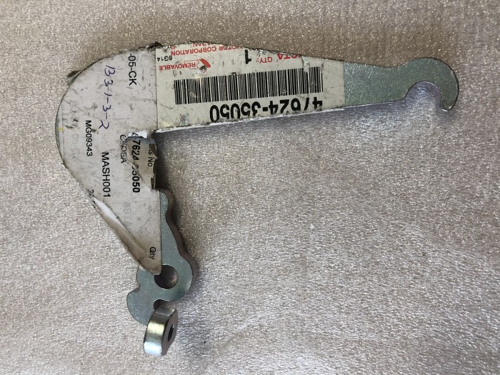 Скоба стояночного тормоза TOYOTA Hilux Surf 4762435050