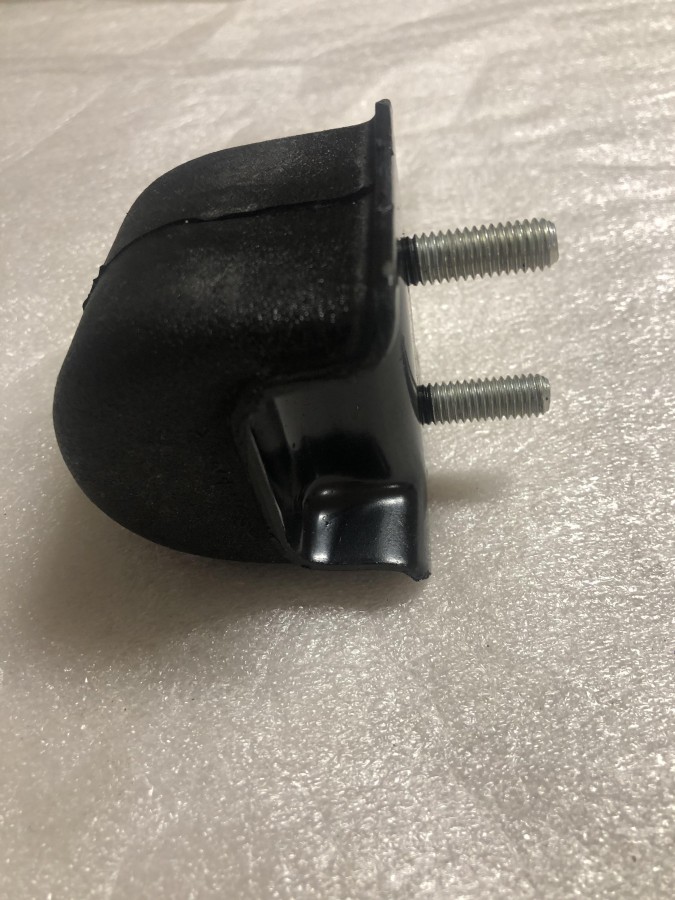 Отбойник передней подвески TOYOTA HIACE, REGIUSACE 1989-1995 4833126100