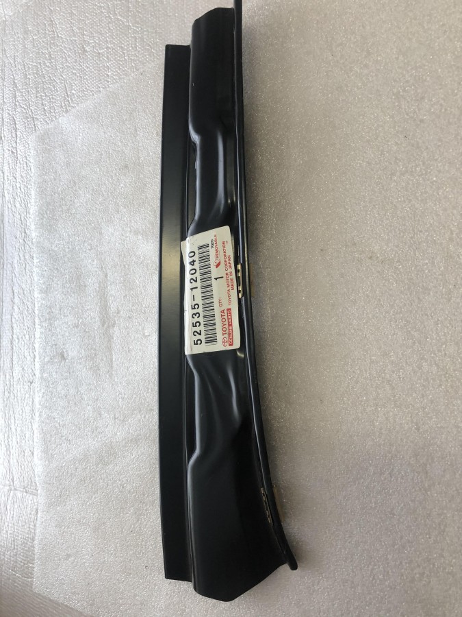 Крепеж TOYOTA Corolla E95 5253512040