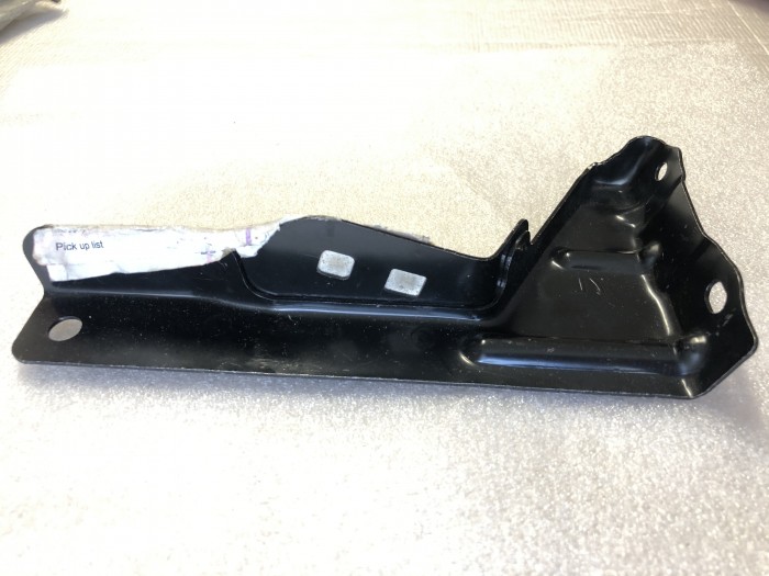 Кронштейн крепления противотуманной фары Lexus GX470 TOYOTA 5327260010