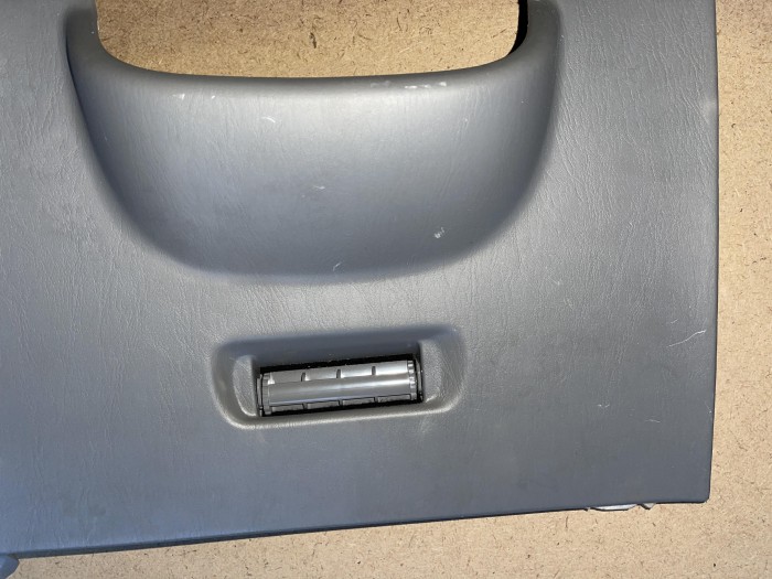 Панель подрулевая TOYOTA Land Cruiser 105  Уценка царапины! 5530260041B2