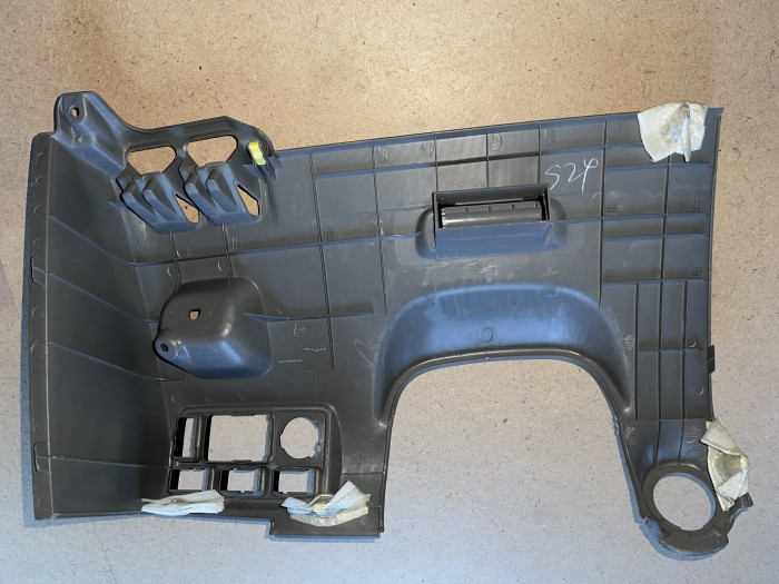 Панель подрулевая TOYOTA Land Cruiser 105  Уценка царапины! 5530260041B2