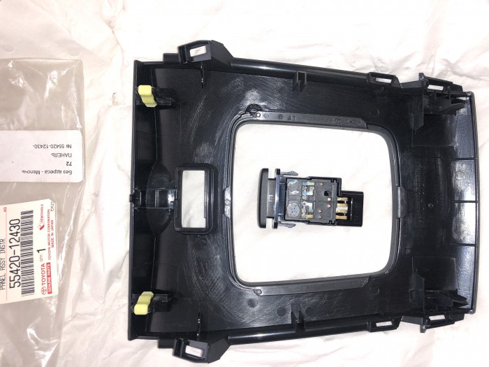 Накладка декоративная Toyota Corolla E150 2006-2013 5542012430