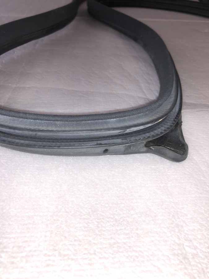 Уплотнитель двери TOYOTA 6231230202C0