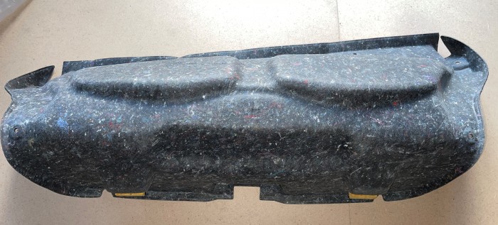 Обшивка крышки багажника Toyota Avensis T250 6479105050C1 новая оригинальная, в наличии на нашем складе