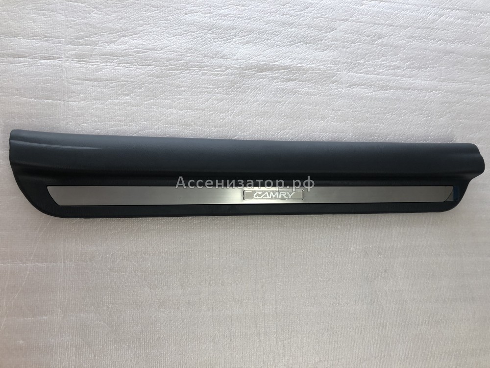 Накладка порога передней правой двери TOYOTA Camry ACV30 6791333040B0