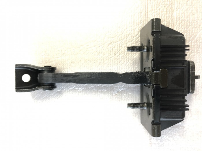 Ограничитель хода задней двери TOYOTA Avensis T25 6863005040