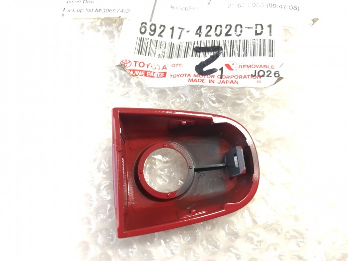 Накладка ручки двери TOYOTA 6921742020D1