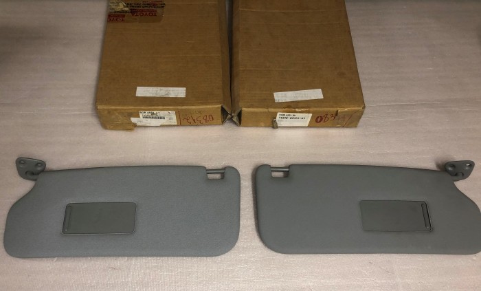 Козырек солнцезащитный правый TOYOTA AVENSIS I 1997-2003 7431005120B2