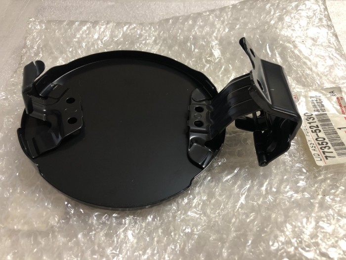 Лючок бензобака TOYOTA Vitz Yaris P90 7735052130
