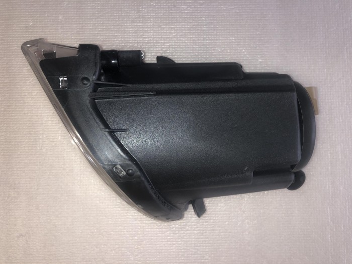 Фара противотуманная правая 1999-2005 Lexus IS 200 8121053012