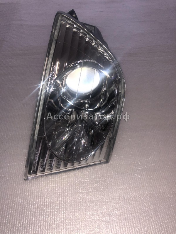 Фара противотуманная левая 1999-2005 Lexus IS 200 8122053012