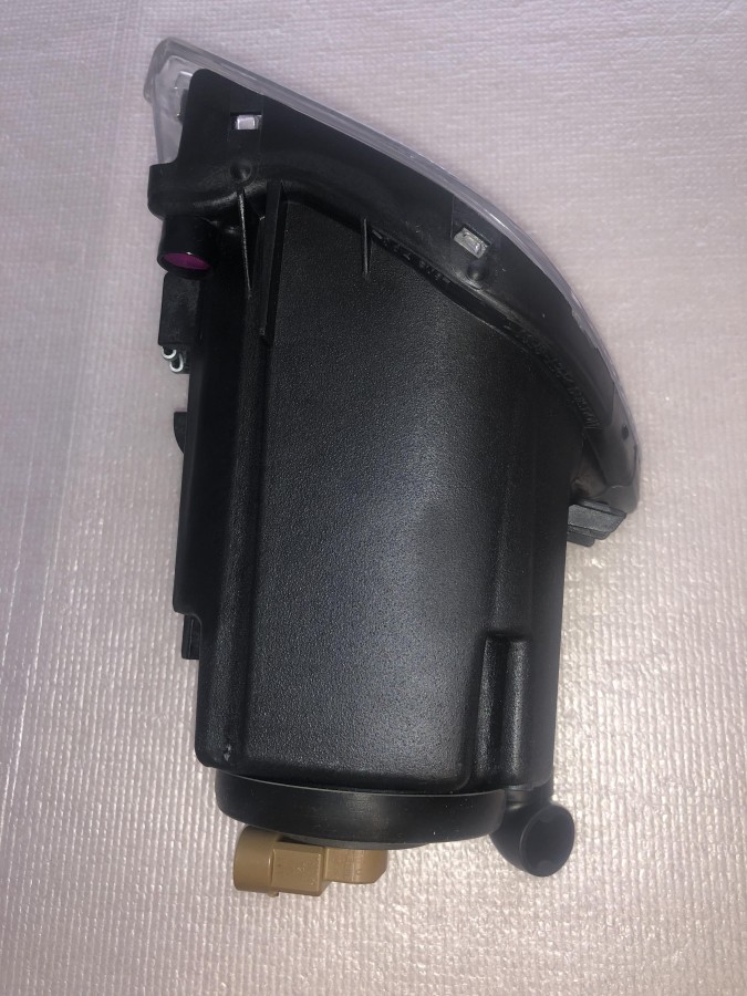 Фара противотуманная левая 1999-2005 Lexus IS 200 8122053012