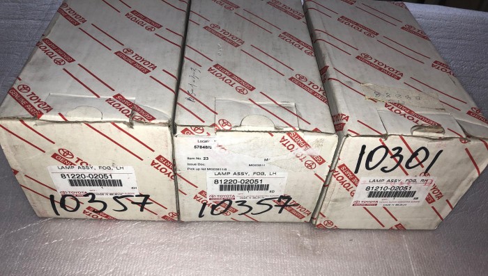 Фара противотуманная TOYOTA COROLLA 120 8122002051