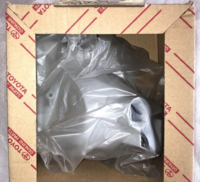 Указатель поворота в бампер левый для ам без противотуманок TOYOTA RAV 4 2000-2005 8152142050