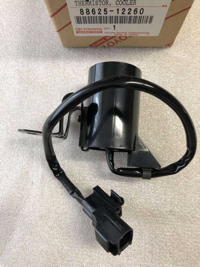 Датчик температуры окружающей среды TOYOTA Corolla E100 8862512260