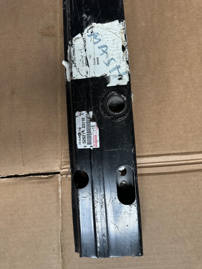 Усилитель бампера передний Toyota Camry XV30 2001 - 2006 5202133110