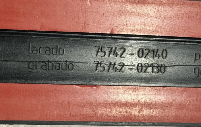 Молдинг задней левой двери TOYOTA COROLLA SD 7574202140C0